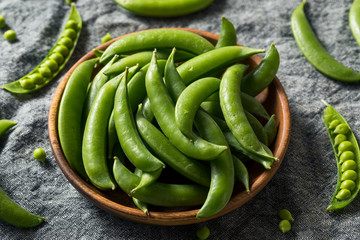 Raw Green Organic Sugar Snap Peas