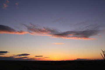釧路湿原に落ちる夕日