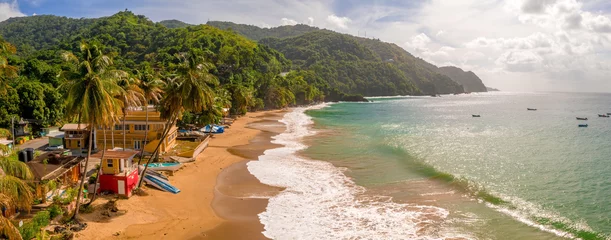 Foto op Plexiglas Prachtig tropisch eiland van Barbados. Uitzicht op het gouden strand met palmen en kristalhelder water. Perfecte vakantie achtergrond. © ingusk