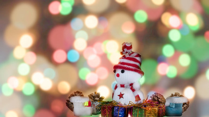 クリスマスライトと雪だるま