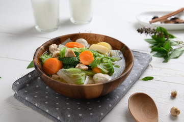 Clear Soup with Tofu and Minced Pork