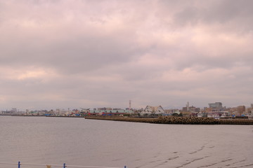 Naklejka premium 夕日に照らされる鹿児島