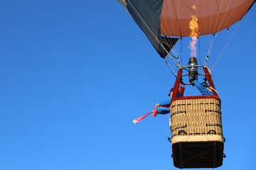 Naklejka premium hot air balloon in the sky