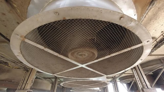 Cooling fan of the heat exchanger unit