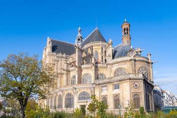 Fototapeta na wymiar Paris, the Saint-Eustache church in autumn, beautiful monument near the Halles in the center 