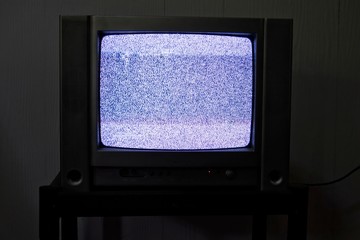 No signal vintage black and white tv screen