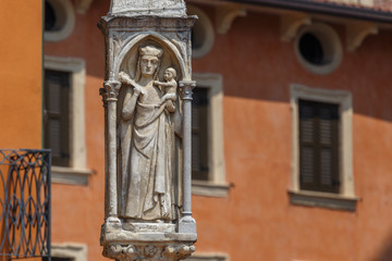 Fototapeta na wymiar VERONA / ITALY - JULY 2015: Typical corner in the historic centre of Verona, Italy