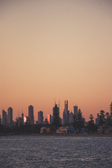 Fototapeta na wymiar melbourne skyline at sunset