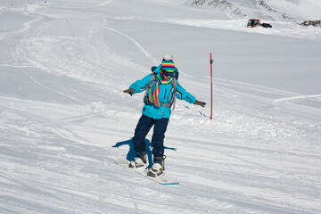 Woman, snowboard winter, rides, goggles