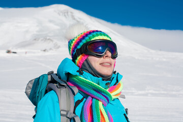 Fototapeta na wymiar Woman, snowboard winter, goggles