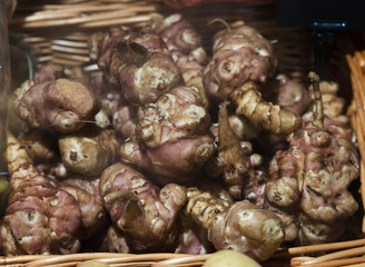 sale artichoke in the shop
