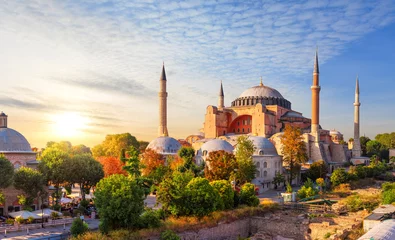 Hagia Sophia, die ehemalige Kathedrale und eine osmanische Moschee, eine berühmte Sehenswürdigkeit in Istanbul © AlexAnton