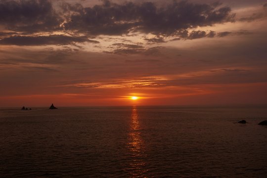 Puesta de sol  reserva nacional de paracas , peru