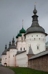 Fototapeta na wymiar The walls and towers of the Rostov Kremlin