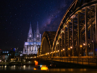 Kölner Dom bei Nacht