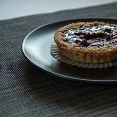 tart with berries