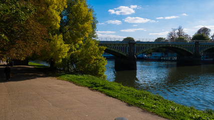 Ponte sobre o rio tamisa em Londres
