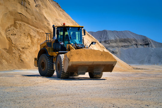 earth mover truck jobs