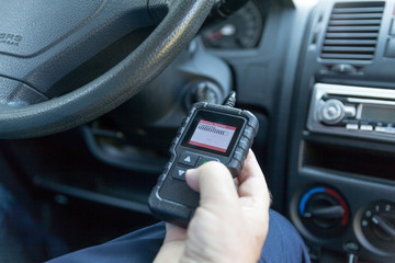 Using a scan tool for auto repair diagnostics and check engine