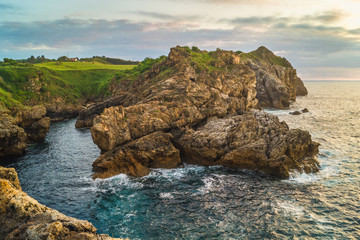 Acantilado de Puerto Calderon, Cantabria