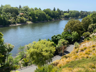 Fototapeta na wymiar Waikato River trail through central Hamilton