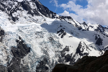 Fototapeta na wymiar Gletscher und Schnee im Mount Cook Nationalpark in Neuseeland