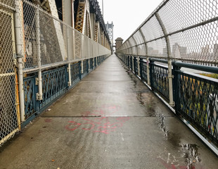 Details of the Manhattan Bridge as seen from the walkway