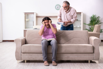 Obraz premium Young student and his father