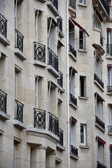 Naklejka premium Windows - Paris architecture - France