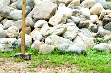 Hammer and stones 