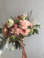 bouquet of white roses