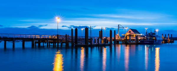 ニュージーランド　夜のベイ・オブ・アイランズのラッセルの桟橋