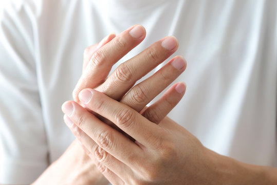 Hands of computer users have pain and injury to the fingers. From Syndrome Syndrome .Health and Physical Concepts