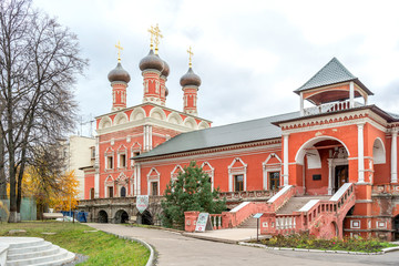 Fototapeta na wymiar Moscow. Vysokopetrovsky Monastery