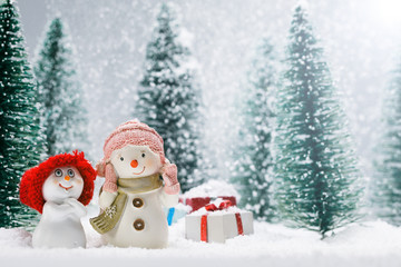 Snowmen and gifts