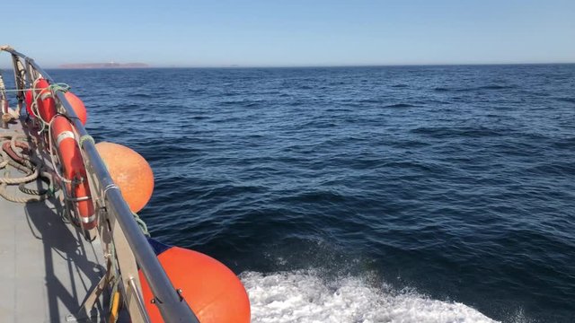 Rauer Seegang auf einem kleinen Fährboot von Peniche zur Insel Berlenga