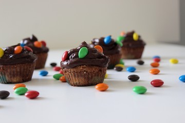 Cupcakes chocolate M&Ms