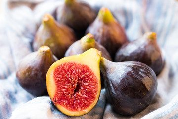 fresh figs with natural light