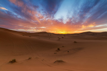 Fototapeta na wymiar Sonnenuntergang in der marokkanischen Sahara