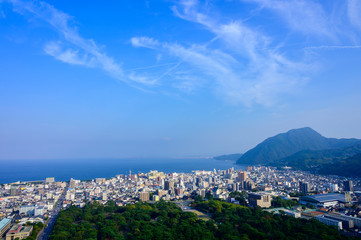 Fototapeta premium 湯の街別府市街と別府湾の眺め（大分県）