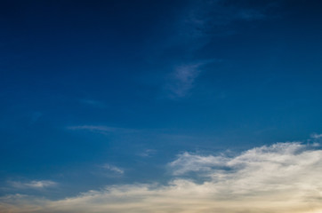 Obraz premium Blue sky and white clouds