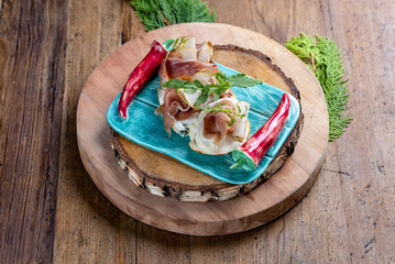 Bruschetta - Italian common dish - appetizer. Served before the main meals for the initial "aperitif". ▪️ Bruschetta with fresh tomatoes and strachatella