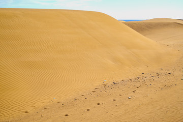 Sandberge von der Sahara - Dünenlandschaft am Strand von Gran Canaria