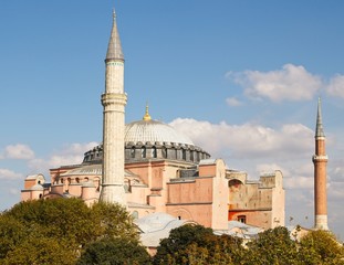 Fototapeta na wymiar Hagia Sophia mosque in Istanbul, Turkey. This is a popular tourist attraction in the city. 