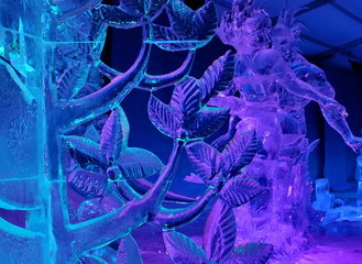 Patterns carved into the ice 