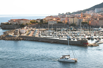 Obraz premium Hafen von Ajaccio auf Korsika