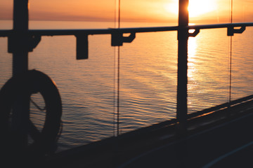 Sonnenuntergang auf dem Kreuzfahrtschiff