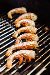 grilled shrimps with vegetables