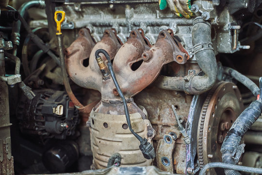 exhaust manifold with catalyst and lambda sensor
