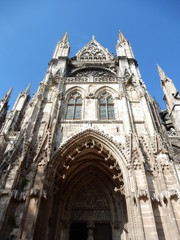 Fototapeta premium L' Abbatiale Saint-Ouen Monastère et le Clipper a Rouen.